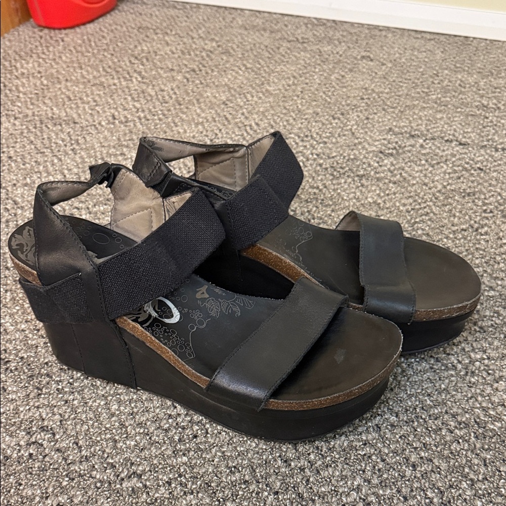 OTBT Black Leather Bushnell Sandal